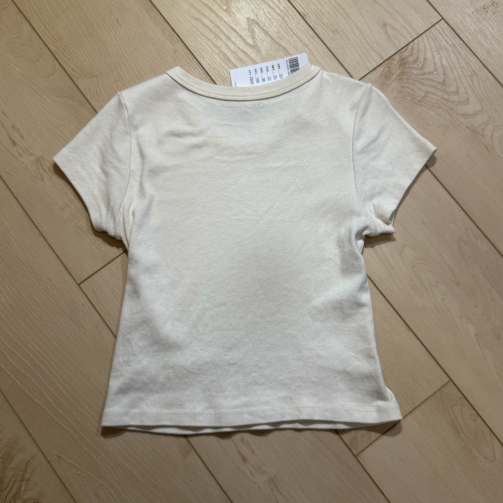 brandy melville john galt baby cream colour tshirt BNWT - Picture 6 of 7